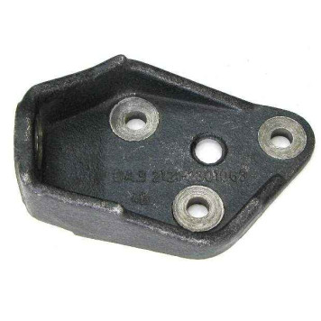 Кронштейн редуктора переднего моста левый ВАЗ 2121 <b>АВТОВАЗ 2121-2301063</b>