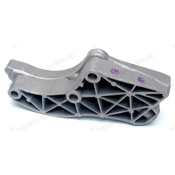 Кронштейн опоры ДВС ВАЗ 2190 задний завод (АКПП) <b>АВТОВАЗ 21902-1001032</b>