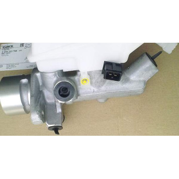 Главный тормозной цилиндр BOSCH 0 204 123 705-5