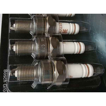 Свеча ЭЗ ВАЗ 2101-07 блистер <b>BOSCH А17ДВ-10</b>-1