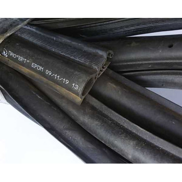 Уплотнитель багажника ВАЗ 2111 <b>БРТ 2111-6307024-02Р</b>-1