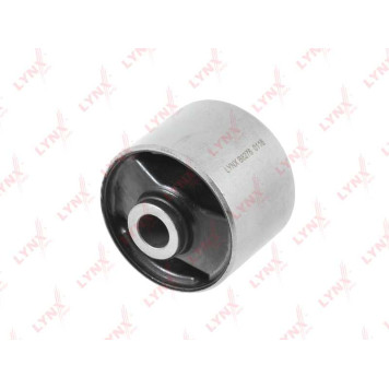 Сайлентблок передний / дифф. / перед. подв. подходит для MITSUBISHI Pajero III-IV 3.0-3.8 01> <b>LYNXAUTO B8276</b>