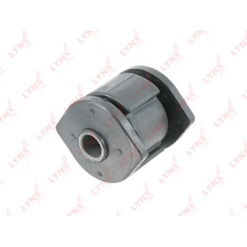 Сайлентблок / тяга продол. / зад. подв. подходит для TOYOTA Caldina(T19) 1.8-2.0 92-02 / Carina E(T19) 1.6-2.0 92-97 / Corolla(E100/E110) 1.3-2.0D 92-01 <b>LYNXAUTO C9900</b>