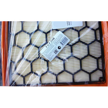 Фильтр воздушный  ВАЗ 2112 PILENGA FA-P2108 (2112-1109080)-1