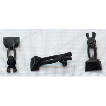 Пистон молдинга концевой ВАЗ 2106 <b>Пластик 2103-5003011</b>-1