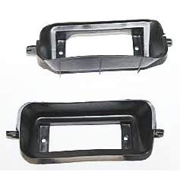 Кожух (кронштейны) подфарников ВАЗ 2121 комплект левый+правый ПЛАСТИК 2121-8401180/81