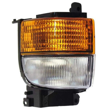 Габарит NISSAN ATLAS 99-07 бело-желтый <b>SAT ST-215-15A5R-A-CY</b>