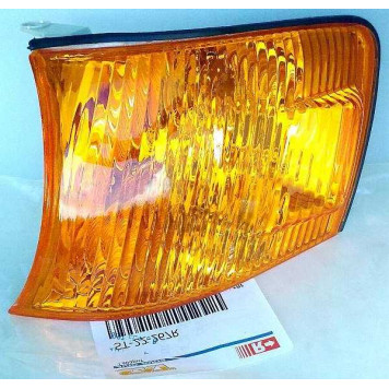 Габарит TOYOTA CHASER TOURER 96-01 желтый 22-267 <b>SAT ST-22-267L</b>-1