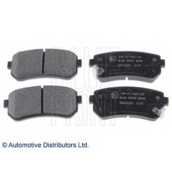 Колодки тормозные дисковые задний для HYUNDAI ACCENT, i20, i30 CW, i30, ix20, ix35, SONATA / KIA CEED, CERATO, PRO CEED, RIO, SPORTAGE <b>BLUE PRINT ADG04282</b>