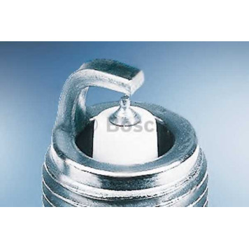 Свеча зажигания BOSCH 0 242 235 743