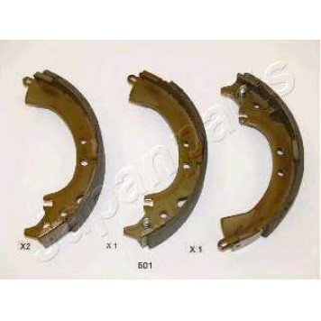 Комплект тормозных колодок задний для DAIHATSU CHARMANT / TOYOTA CAMRY, CARINA, CELICA, COROLLA, CORONA, CRESSIDA, LITEACE, RAV 4 <b>JAPANPARTS GF-601AF</b>