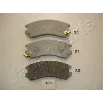 Колодки тормозные дисковые передний для NISSAN CHERRY(N12), SUNNY(B12,N13) / SUZUKI SWIFT(AH,AJ,EA,MA,SF413) <b>JAPANPARTS PA-135AF</b>