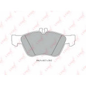 Колодки тормозные дисковые передний для CHRYSLER CROSSFIRE / MERCEDES CLK(A208,C208), E(S210,W210), S(W220), SLK(R170) <b>LYNXauto BD-5320</b>