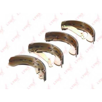 Комплект тормозных колодок задний для CHEVROLET EPICA, LACETTI, LANOS, NUBIRA / DAEWOO ARANOS, CIELO, ESPERO, LACETTI, LANOS, LEMANS, NEXIA, NUBIRA, TOSCA / OPEL ASTRA, COMBO, CORSA, KADETT, TIGRA TwinTop, VECTRA <b>LYNXauto BS-1800</b>-1