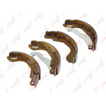 Комплект тормозных колодок задний для CHEVROLET AVEO(T200,T250,T255), KALOS / DAEWOO KALOS(KLAS) <b>LYNXauto BS-1802</b>-1