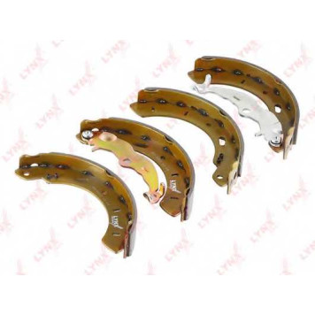 Комплект тормозных колодок задний для FORD FOCUS <b>LYNXauto BS-3003</b>-1