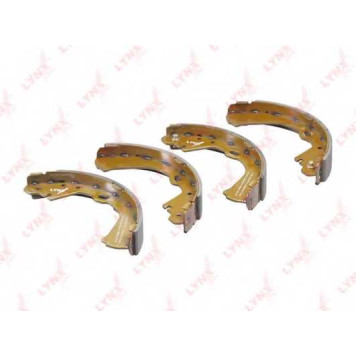 Комплект тормозных колодок задний для NISSAN SERENA(C24) <b>LYNXauto BS-5711</b>-1