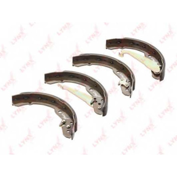 Комплект тормозных колодок задний для SKODA OCTAVIA(1U2,1U5,1Z5), ROOMSTER(5J) / VW CADDY(9K9A,9K9B), JETTA(162,163), POLO <b>LYNXauto BS-8001</b>-1
