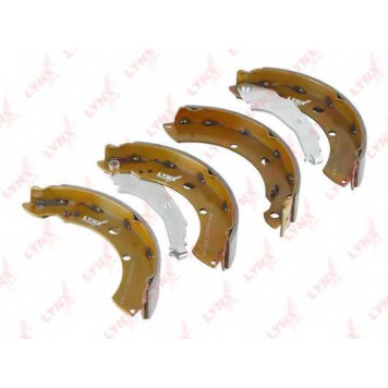 Комплект тормозных колодок задний для VW POLO <b>LYNXauto BS-8002</b>