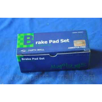 Колодки тормозные дисковые передний для HYUNDAI COUPE(GK), SONATA(EF,NF), TUCSON(JM) / KIA SPORTAGE(JE#,KM#) <b>PARTS-MALL PKA-004</b>