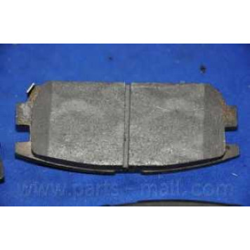 Колодки тормозные дисковые задний для HYUNDAI TERRACAN(HP) <b>PARTS-MALL PKA-013</b>-2