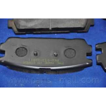 Колодки тормозные дисковые задний для HYUNDAI TERRACAN(HP) <b>PARTS-MALL PKA-013</b>-3