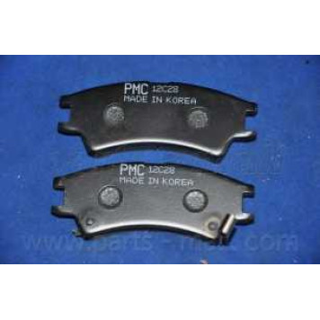 Колодки тормозные дисковые передний для HYUNDAI ATOS(MX) <b>PARTS-MALL PKA-014</b>-1