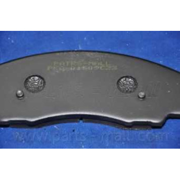 Колодки тормозные дисковые передний для HYUNDAI TERRACAN(HP) <b>PARTS-MALL PKA-015</b>-2