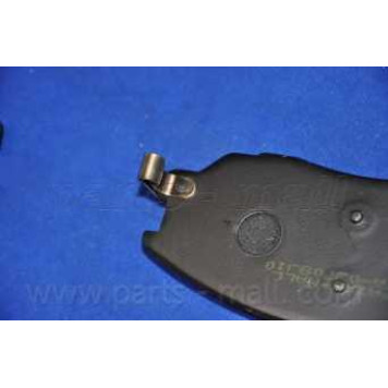 Колодки тормозные дисковые передний для HYUNDAI EQUUS / CENTENNIAL, TERRACAN(HP), TRAJET(FO), XG(XG) <b>PARTS-MALL PKA-031</b>-5