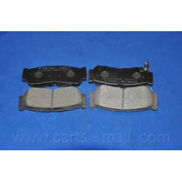 Колодки тормозные дисковые задний для HYUNDAI H-1 <b>PARTS-MALL PKA-032</b>