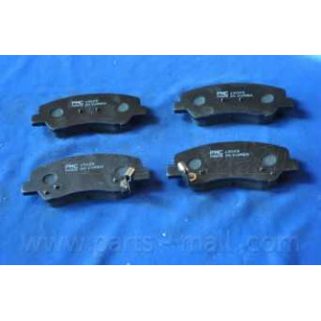 Колодки тормозные дисковые PARTS-MALL PKA-050-1