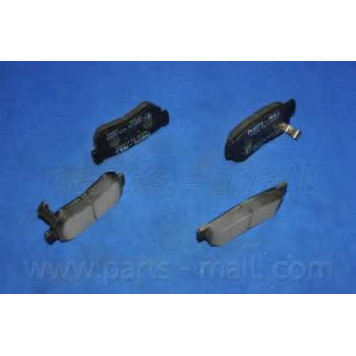 Колодки тормозные дисковые задний для HYUNDAI GETZ(TB), MATRIX(FC), SANTA FE(SM), SONATA(EF,NF), TUCSON(JM), XG(XG) / KIA MAGENTIS(MG) <b>PARTS-MALL PKA-E09</b>-3