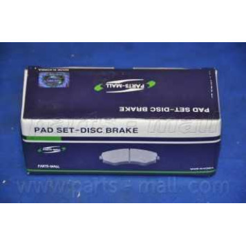 Колодки тормозные дисковые передний <b>PARTS-MALL PKB-024</b>