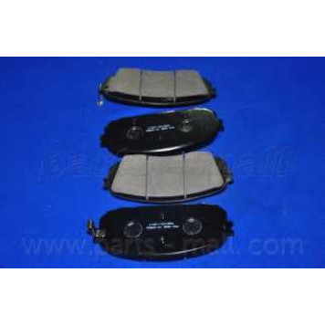 Колодки тормозные дисковые передний для KIA CARNIVAL / GRAND CARNIVAL(VQ) <b>PARTS-MALL PKB-031</b>-1