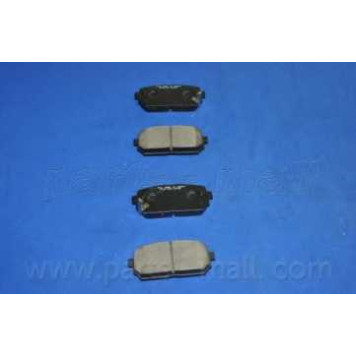 Колодки тормозные дисковые задний для KIA CARENS(UN) <b>PARTS-MALL PKB-034</b>-1