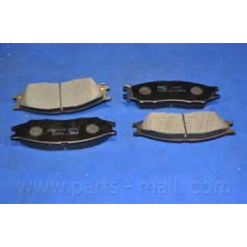 Колодки тормозные дисковые передний для NISSAN ALMERA(N16) <b>PARTS-MALL PKE-004</b>-1