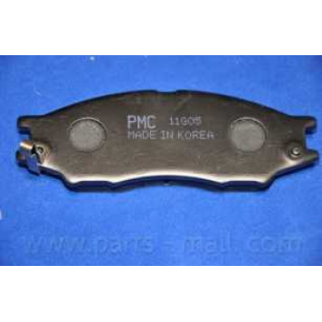 Колодки тормозные дисковые передний для NISSAN ALMERA(N16) <b>PARTS-MALL PKE-004</b>-3