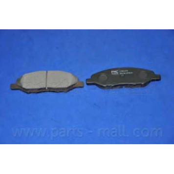 Колодки тормозные дисковые передний для NISSAN TIIDA(C11X) <b>PARTS-MALL PKW-011</b>-1