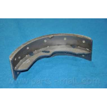 Комплект тормозных колодок задний <b>PARTS-MALL PLA-023</b>