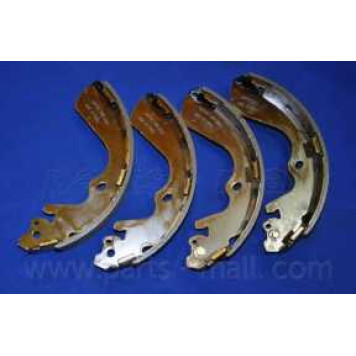 Комплект тормозных колодок задний для HYUNDAI PORTER <b>PARTS-MALL PLA-026</b>-1