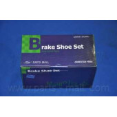 Комплект тормозных колодок задний для KIA BONGO <b>PARTS-MALL PLB-002</b>