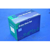 Комплект тормозных колодок задний <b>PARTS-MALL PLB-005</b>
