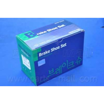 Комплект тормозных колодок задний <b>PARTS-MALL PLB-005</b>