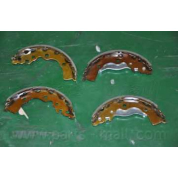 Комплект тормозных колодок задний <b>PARTS-MALL PLB-031</b>-1
