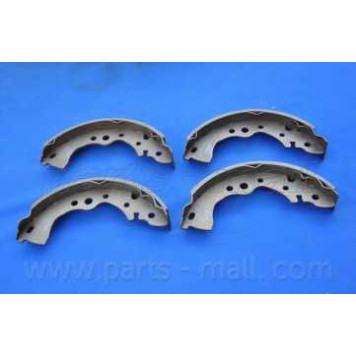 Комплект тормозных колодок задний для NISSAN ALMERA(N16) <b>PARTS-MALL PLE-001</b>-1