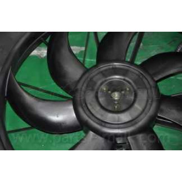 Вентилятор охлаждения двигателя PARTS-MALL PXNAA-049-7