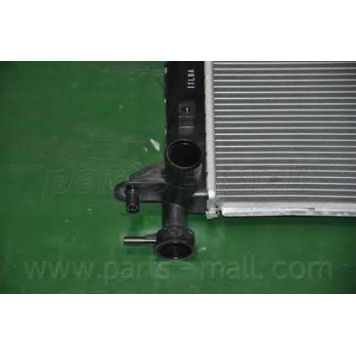Радиатор охлаждения двигателя PARTS-MALL PXNDA-204-1