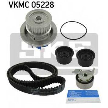 Водяной насос + комплект зубчатого ремня SKF VKMC 05228-1