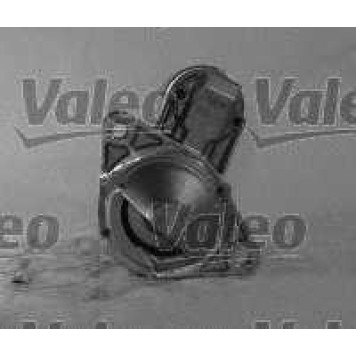 Стартер 0,7кВт для NISSAN ALMERA(N16), ALMERA TINO(V10), PRIMERA(P11,P12,WP11,WP12) <b>VALEO 438137</b>-1